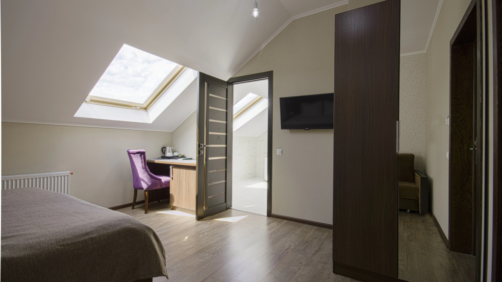 Standard Triple Family Attic room