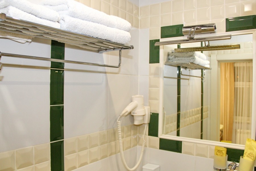 AB Guest house Room Type - Budget Double room twin beds