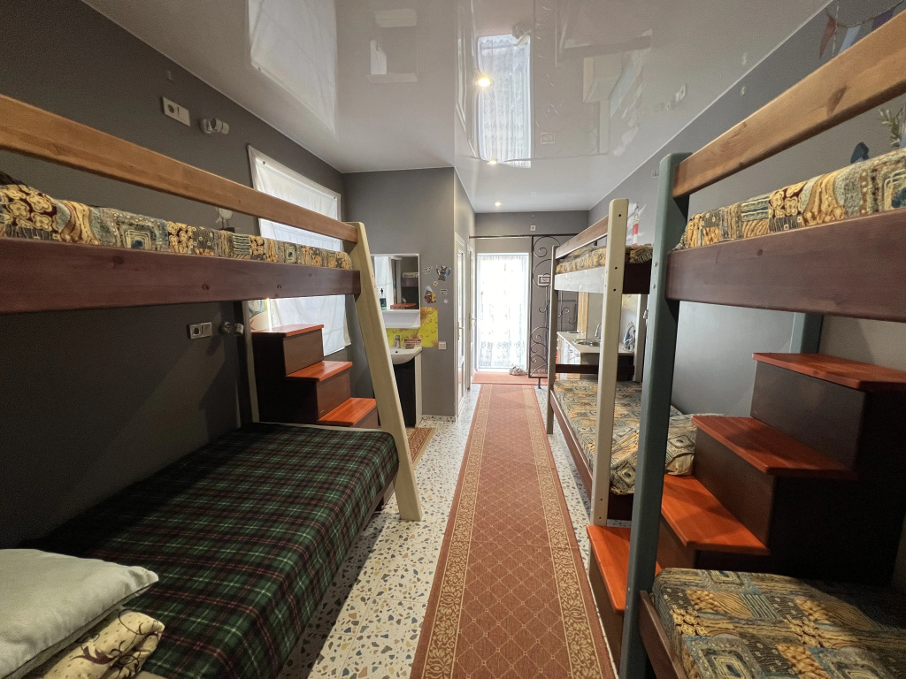 Economy Sextuple room