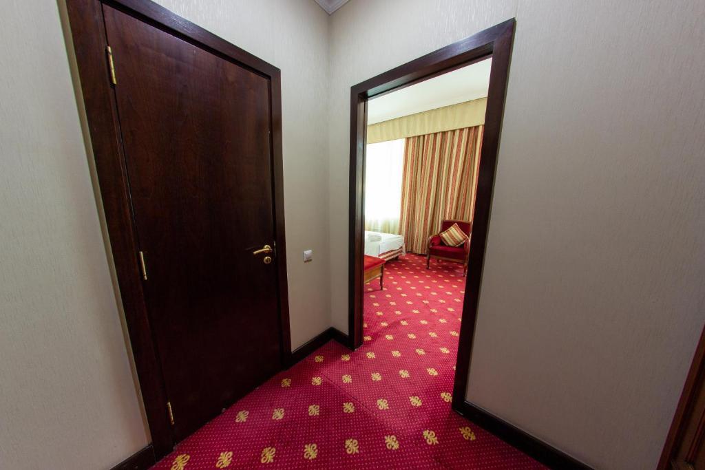 Двухместный номер Superior 2 отдельные кровати в Grand Hotel Tien Shan