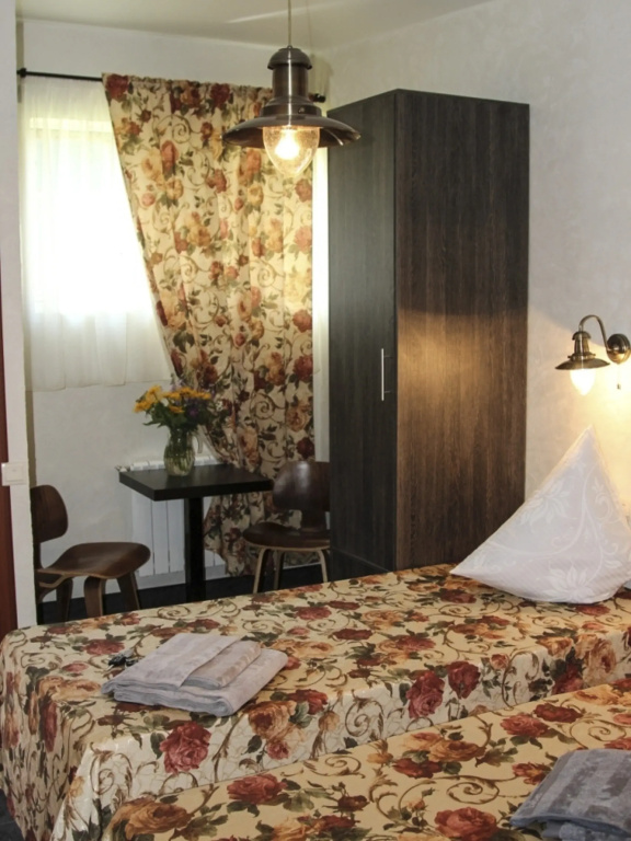 Hata Guest House Room Type - Standard Double room full double bed