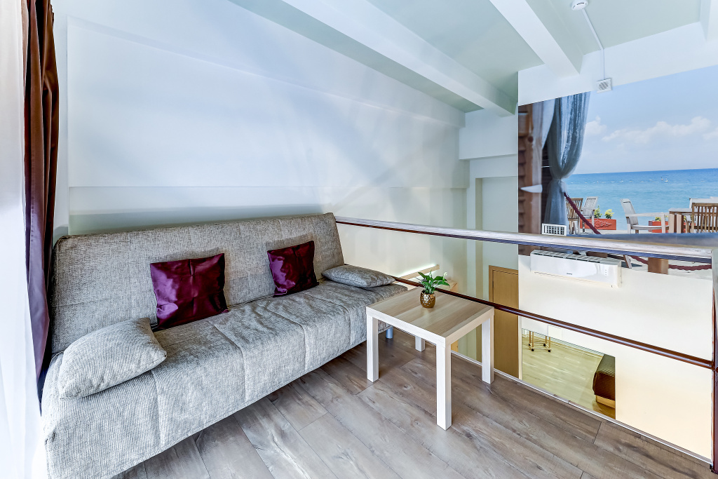 Balcony & Terrace