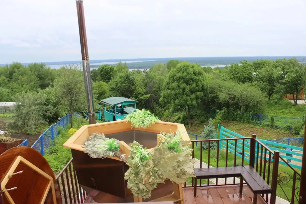 Шестиместные апартаменты в Ласточкин дом