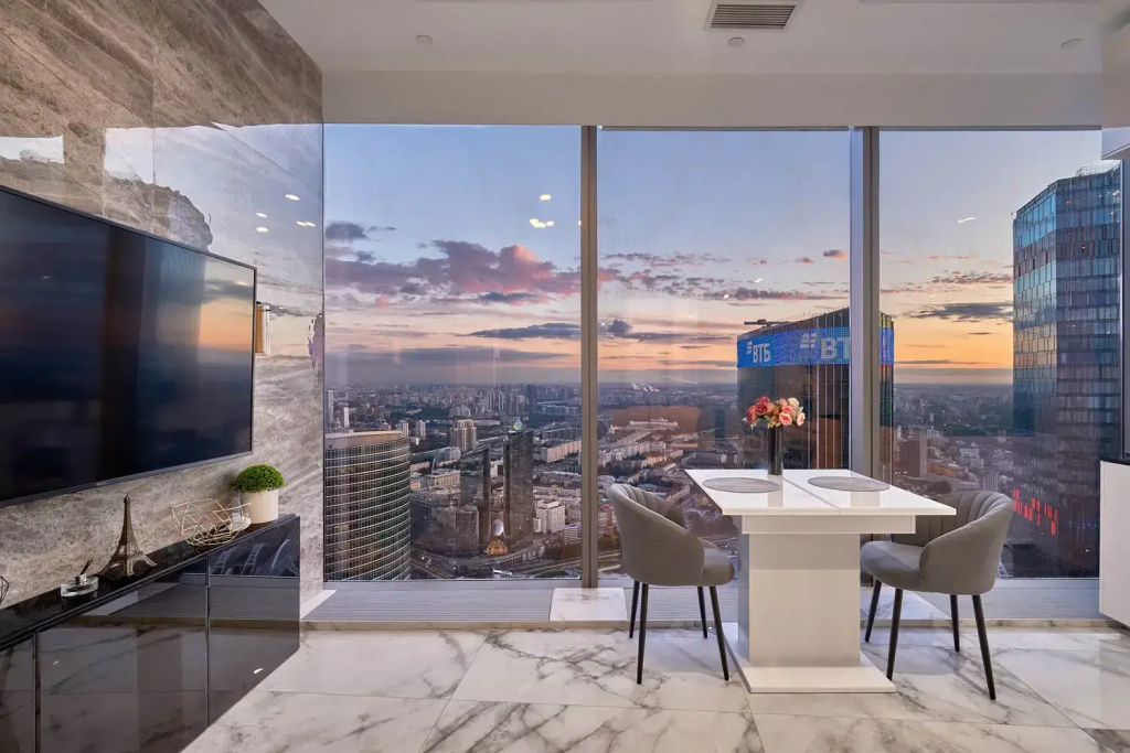 Апартаменты Sky City Moscow 80 этаж Вид на МГУ, Лужники, Парк победы, Воробьевы горы! Уникальный вид! — фото