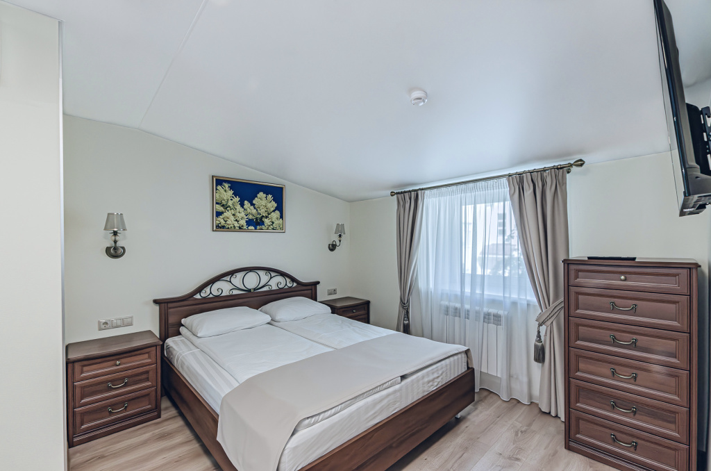 Nikolay Gogol Mini-Hotel Room Type - Superior Double Suite full double bed