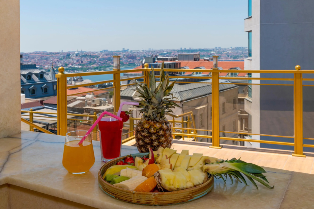 Ramada by Wyndham Istanbul Pera Hotel