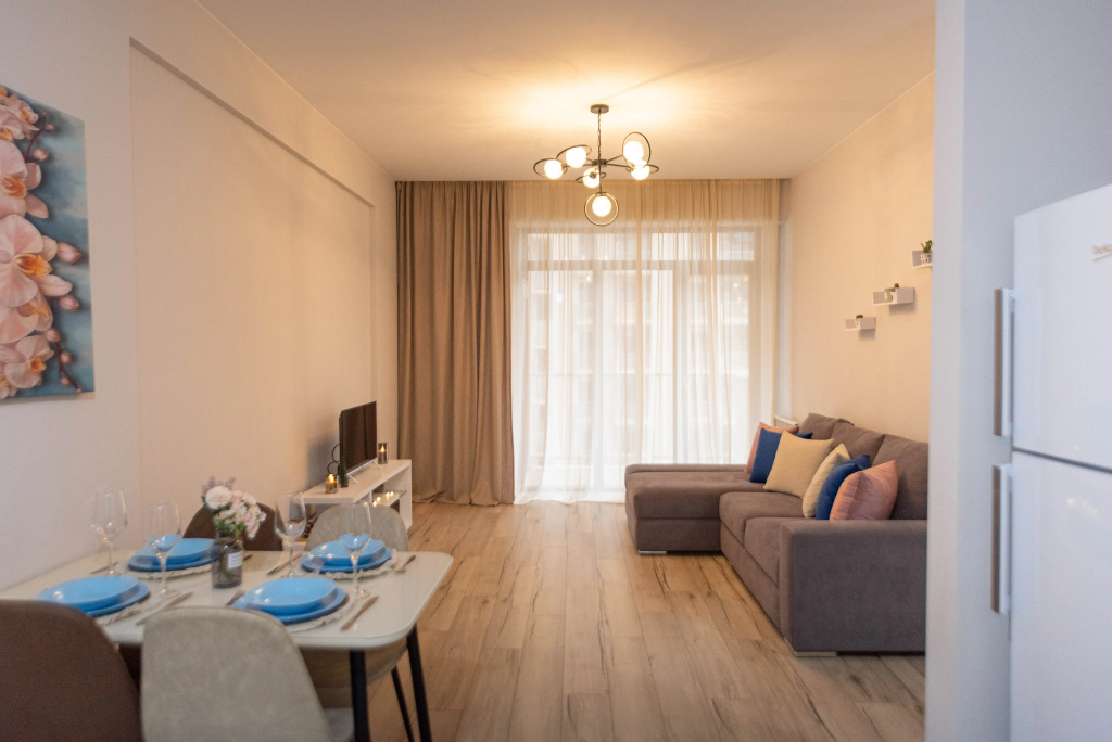 Отель Apartments in a Well-Maintained Complex with a Dishwasher в Тбилиси