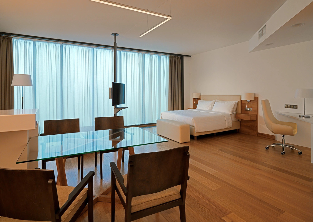 Voronezh Marriott Hotel Room Type - Double Studio Apartment with city view full double bed