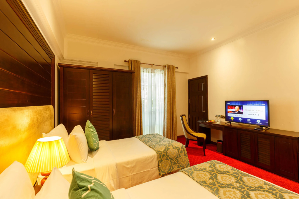 Deluxe Double room with balcony and with view (twin beds)