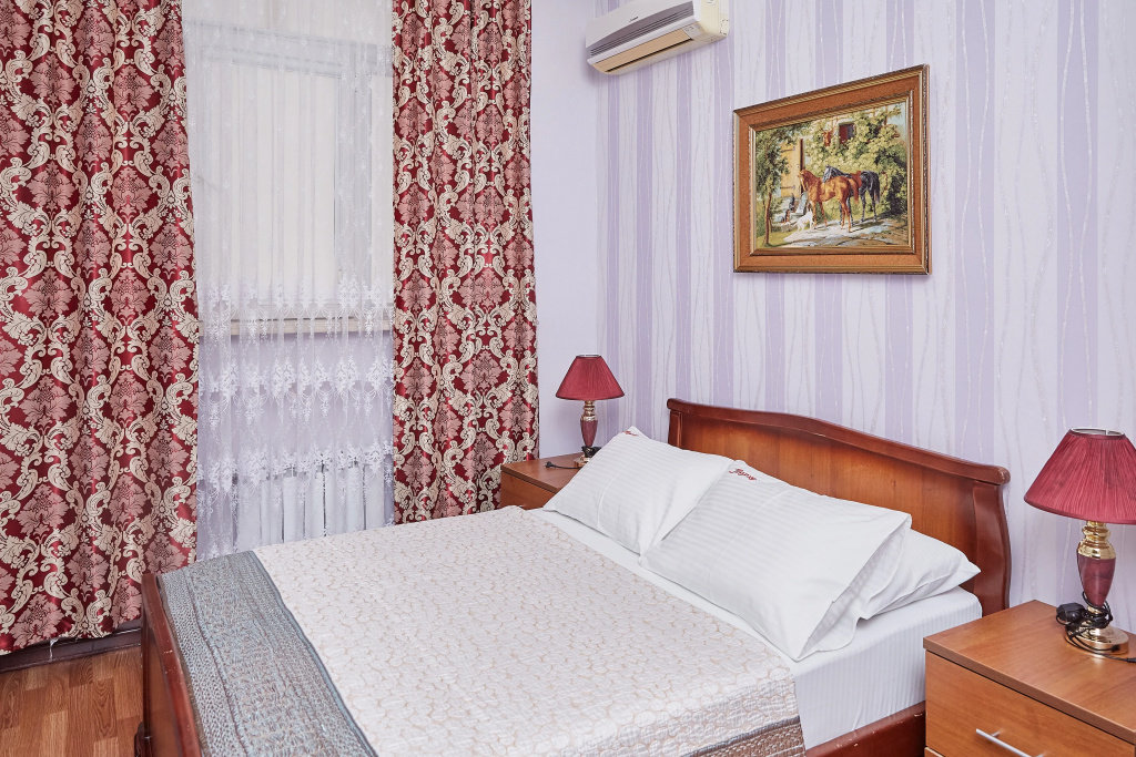 Tarho Hotel Room Type - Comfort Double room with city view full double bed