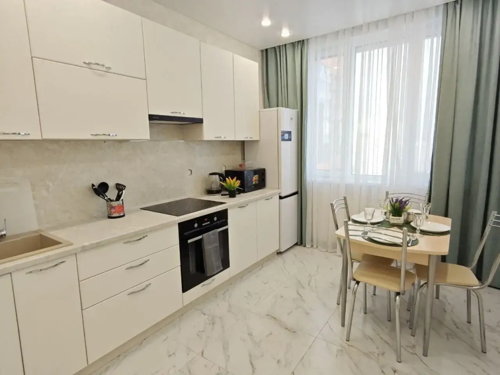 Отель Квартира на улице Аделя Кутуя 100 в Казани