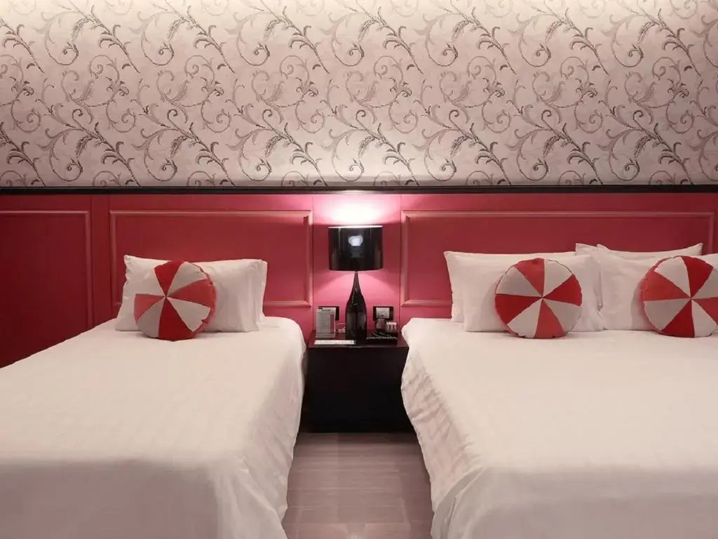 Deluxe Double room (full double bed)