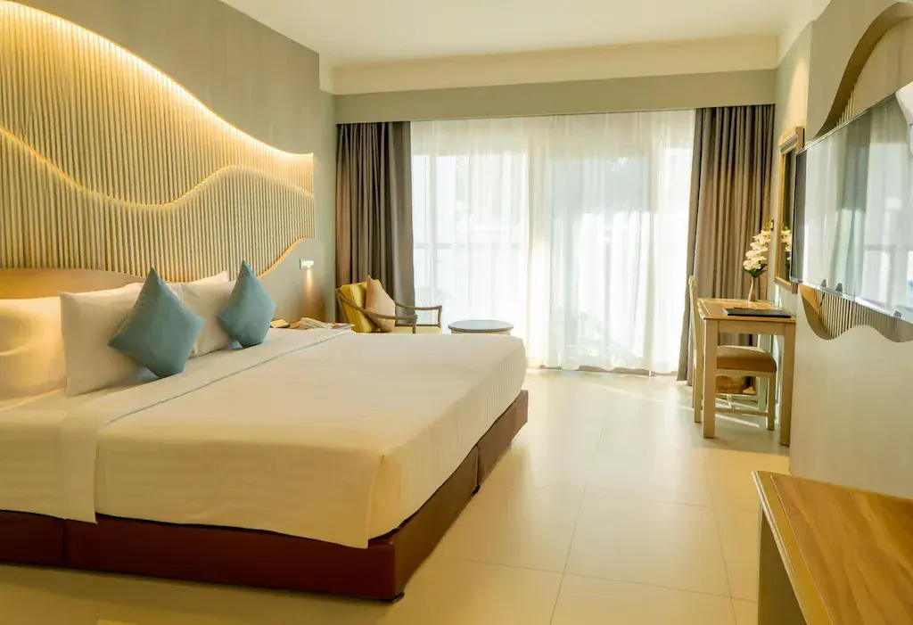 Amora Beach Resort Phuket - Chambres