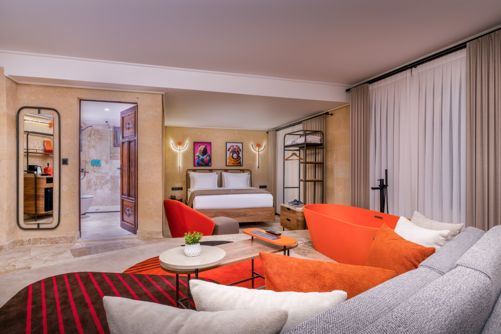 Junior Suite with balcony and with view