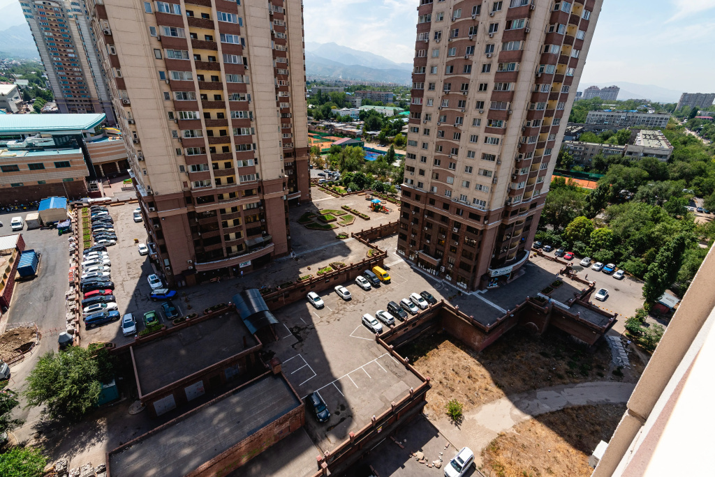 Uyut v Ritme Minimalizma Apartment