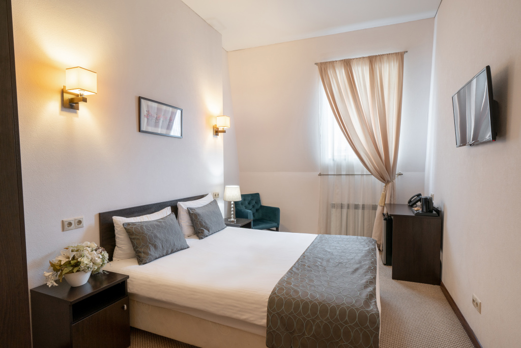 Maksim Gorykiy Hotel Room Type - Comfort Double room full double bed