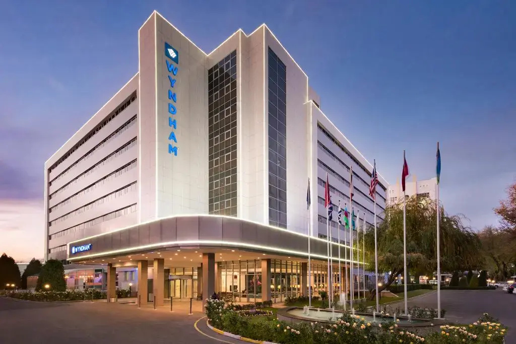 Отель Wyndham Tashkent — фото