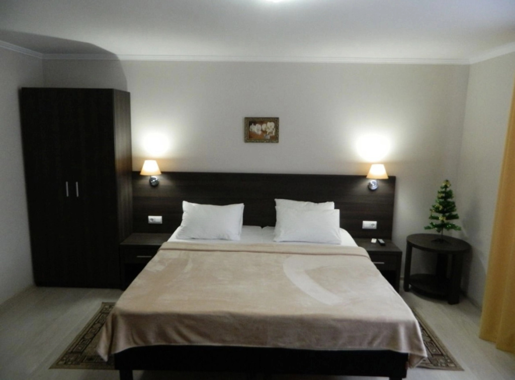 Superior Quadruple room with courtyard view