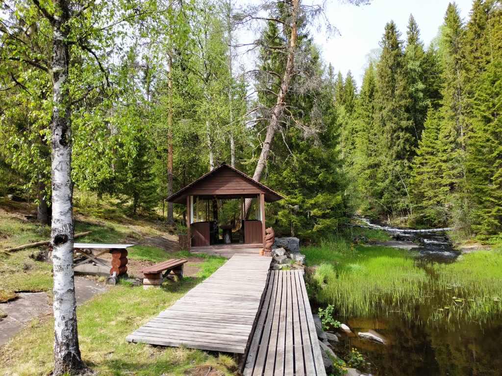 Калевала карелия база отдыха велт. Суан-рюттю. Шале у озера сортавала. Поселок лумиваара карелия. База рантала карелия.