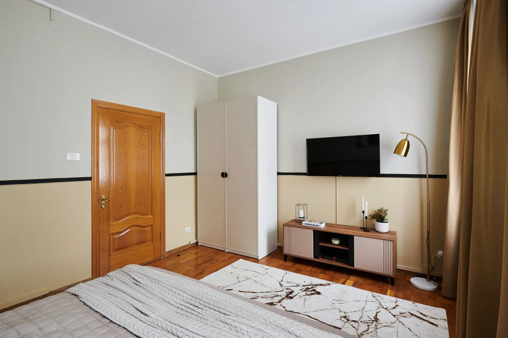 Квартира GM Apartments Двухуровневая с мансардой у Патриарших Прудов