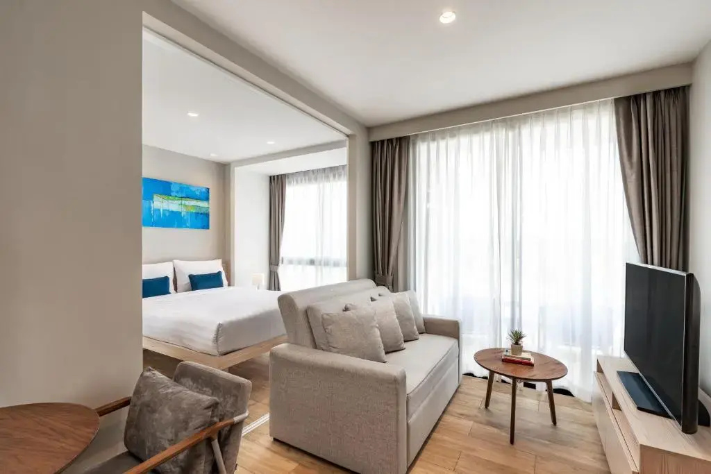 Deluxe Double Suite (full double bed)