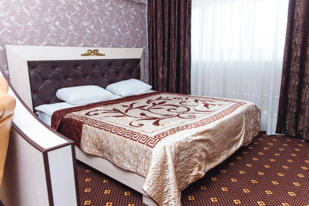 Double Suite (full double bed)