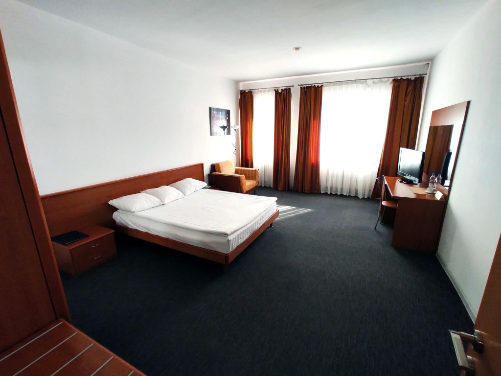 Iceberg Hotek Room Type - Double Junior Suite full double bed
