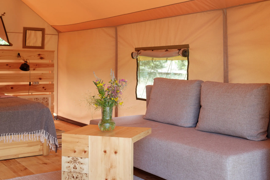Ново окатово эко. Ново-окатово эко-отель. treehouse camping переславль залесский. ново окатово глэмпинг. дом на дереве переславль залесский.