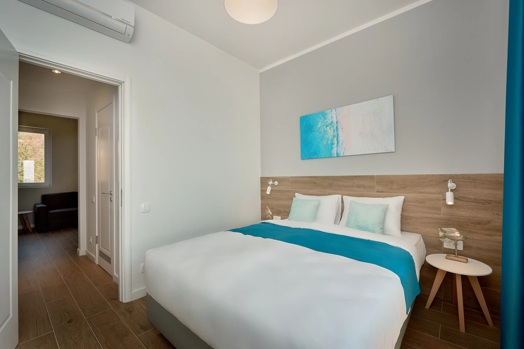 Double Junior Suite (full double bed)