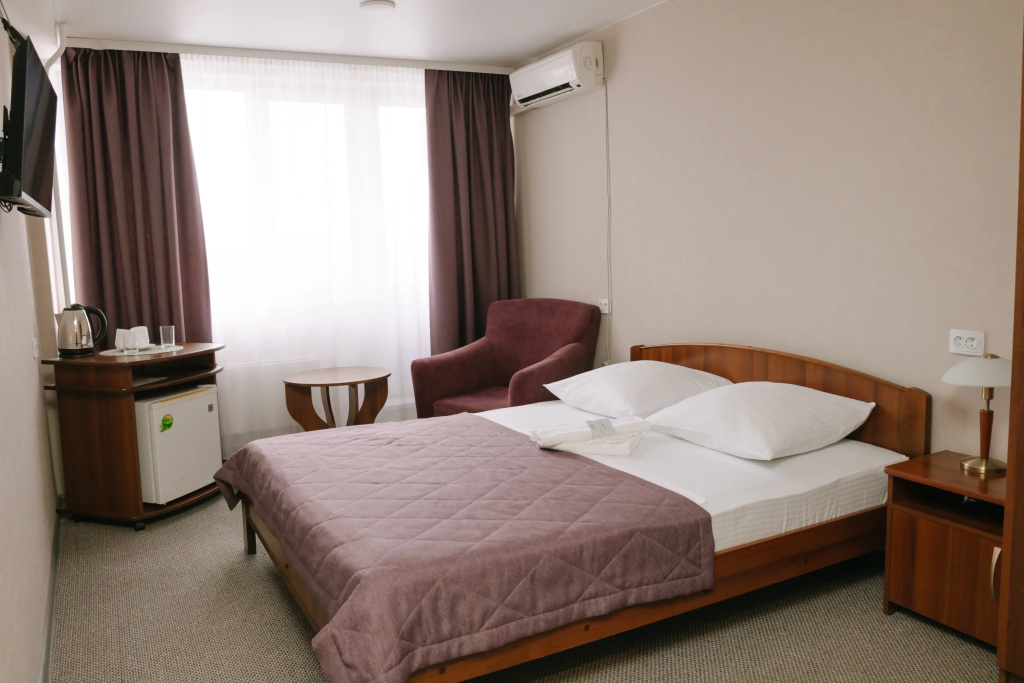 Standard Double room with balcony (full double bed)