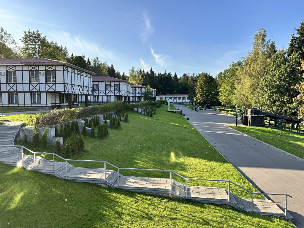 LESNOY Park Hotel - Tap to explore photos