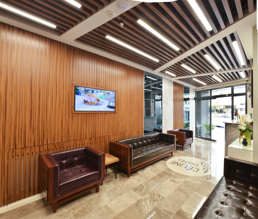 Lobby & Reception