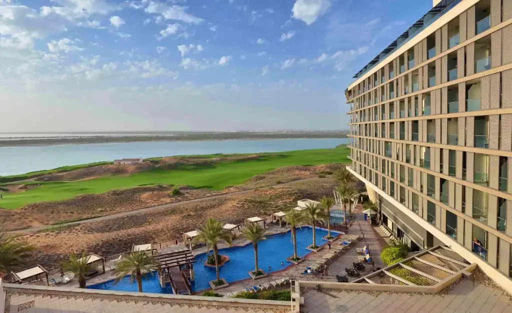 Yas Plaza Mangroves by IHG Hotel
