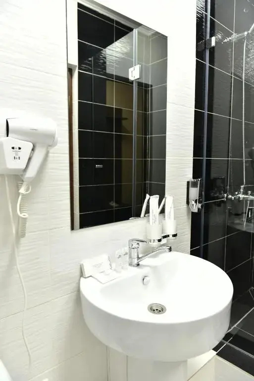 Отель Premier Inn — фото 6