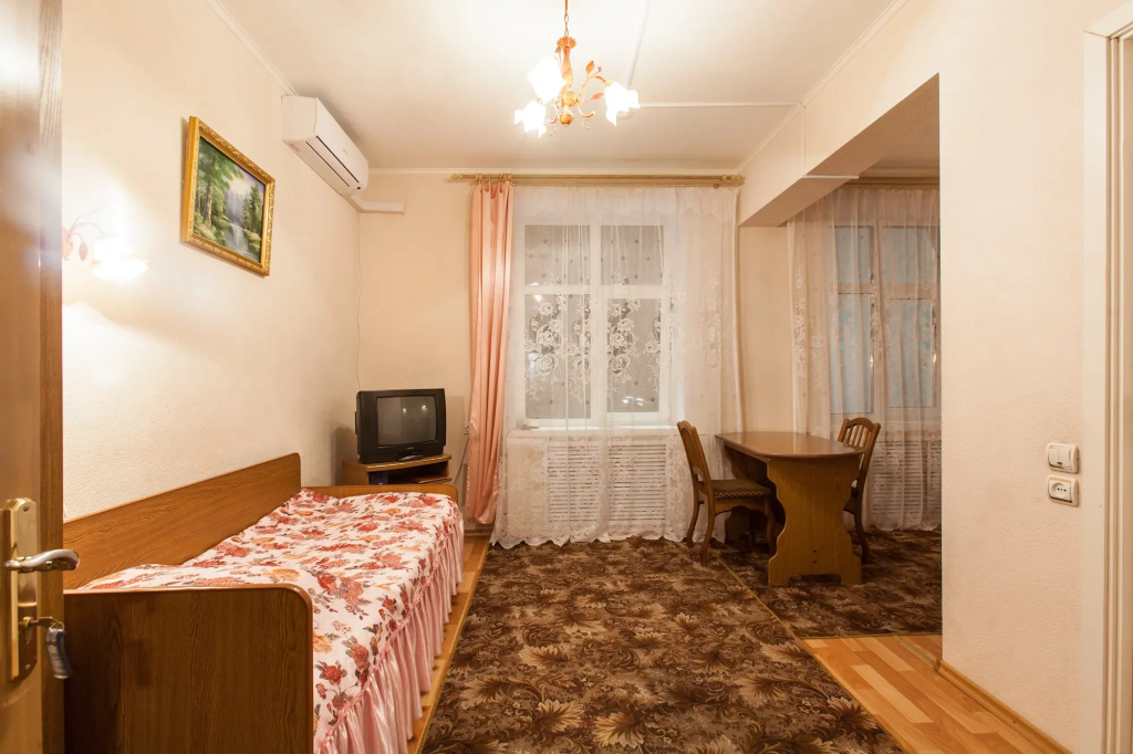 Economy Double room (twin beds)