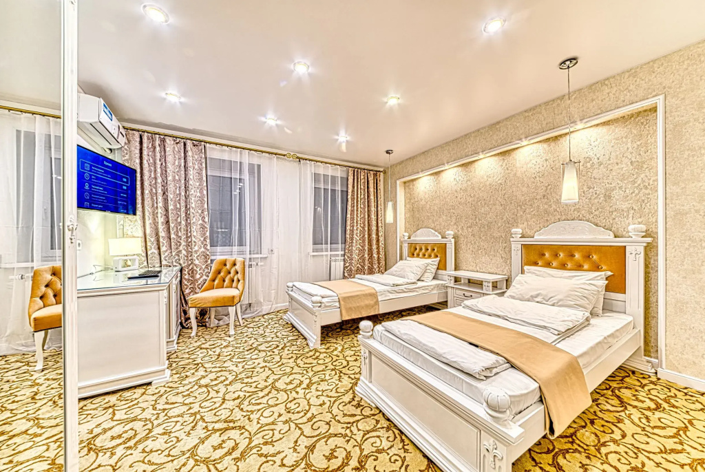 Отель Revival Hotel — фото