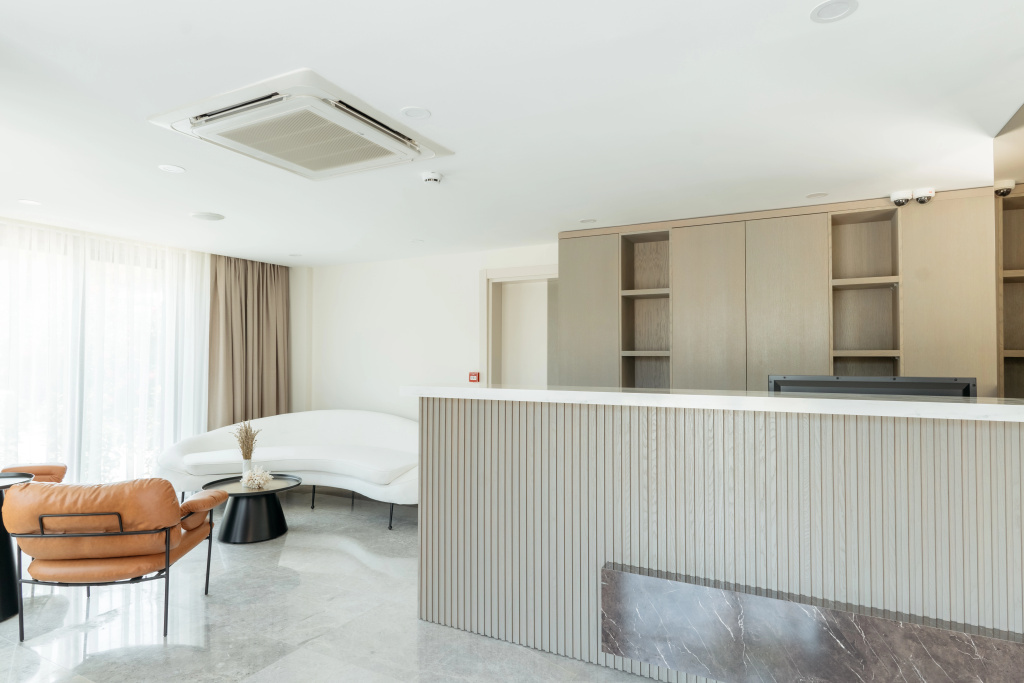 Lobby & Reception