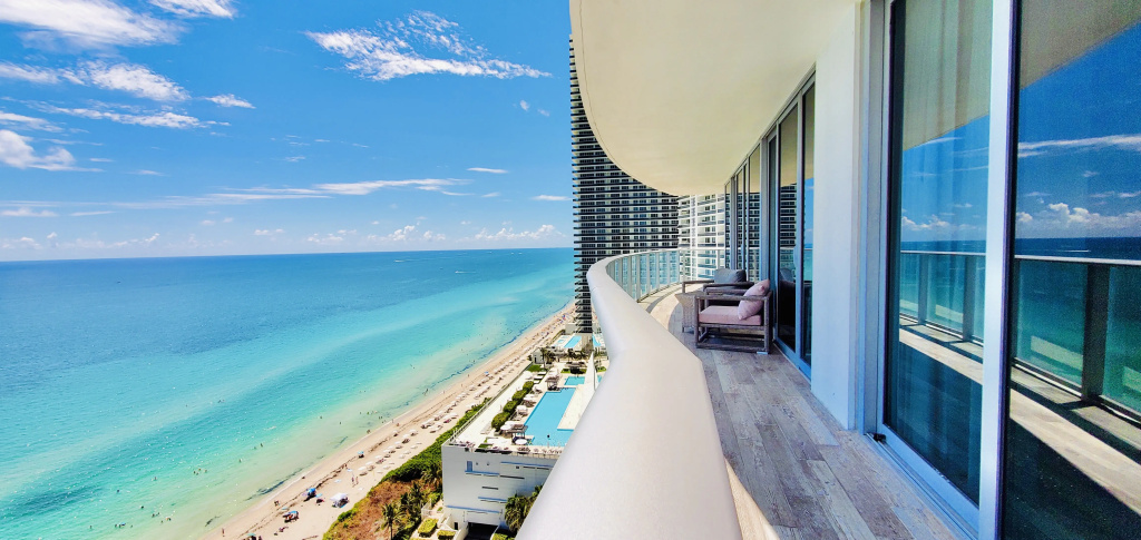 Hyde Resort and Residences Apartments