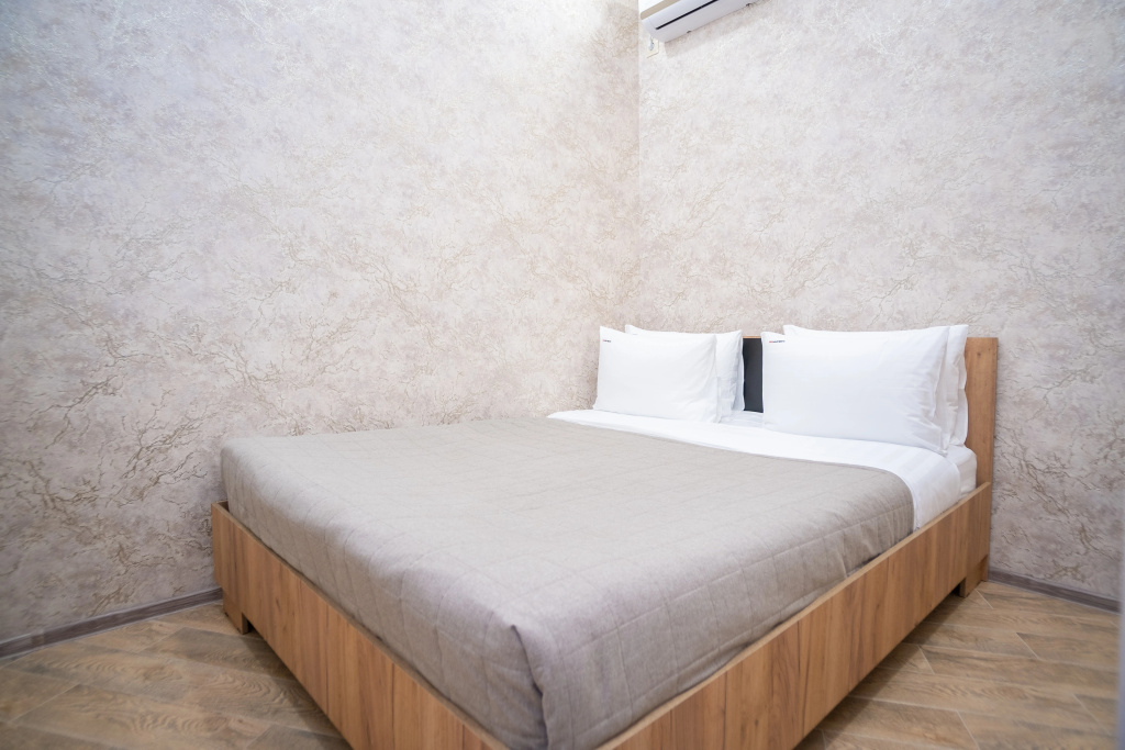 Отель Апартаменты Red Apartments Арт Лайт Сити Мариас в Сириусе