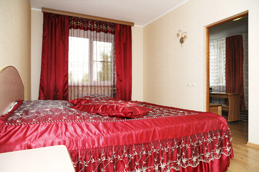 Double Suite with city view (full double bed)