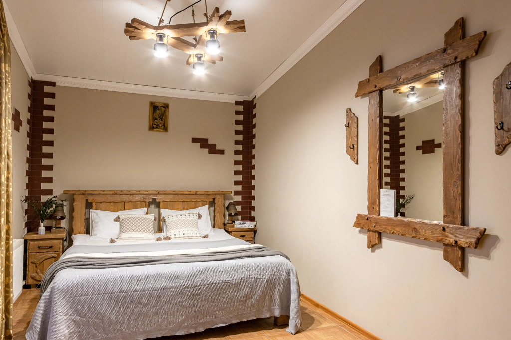 Superior Double room with balcony (full double bed)