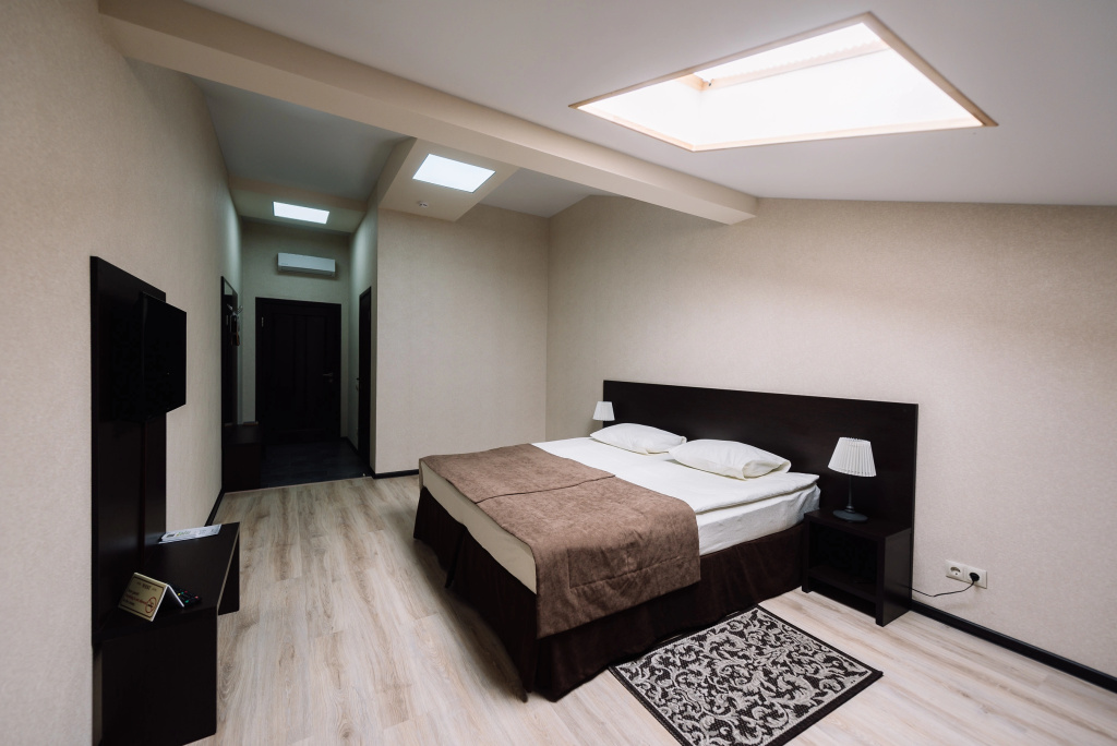 West Hotel Room Type - Standard Plus Double Attic room twin beds