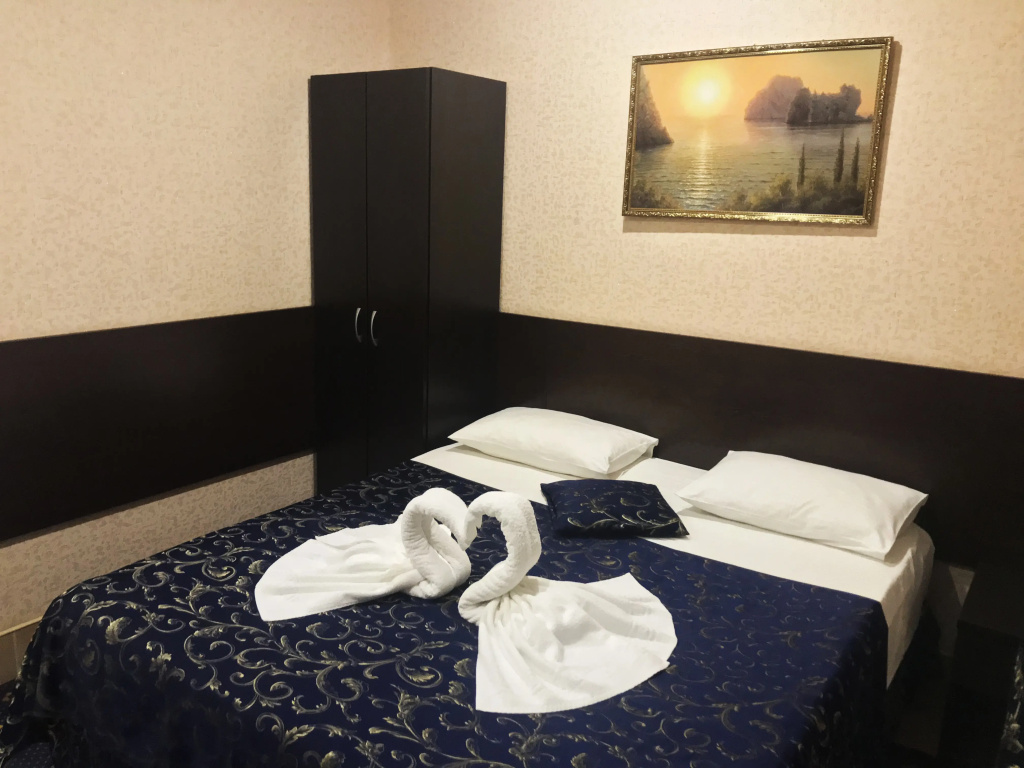 Classic Double room with balcony (full double bed)