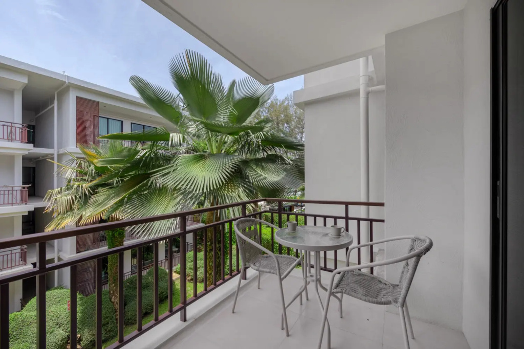 Suite Selayar Rawai Beachfront Title Condo Apartments