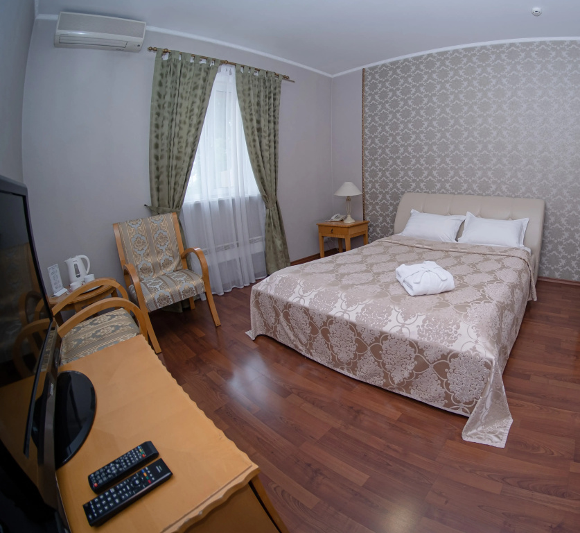 Superior Double room with city view (full double bed)