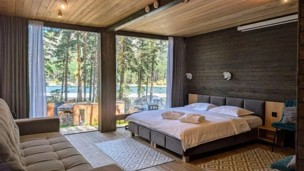 Standard Triple room with view
