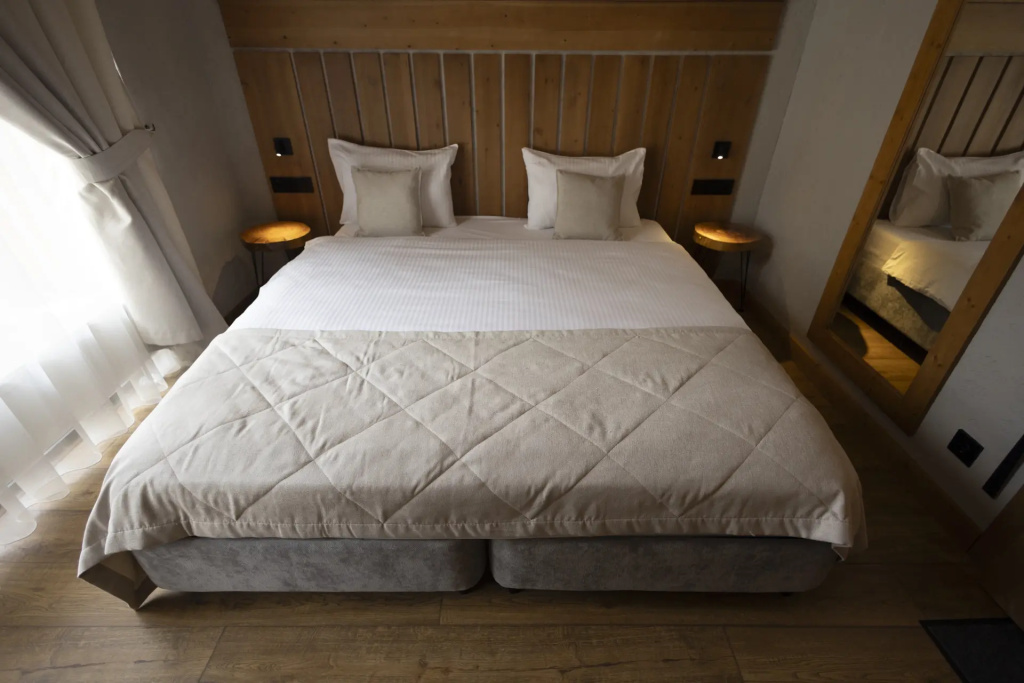 Comfort Double room with balcony and with view (full double bed)