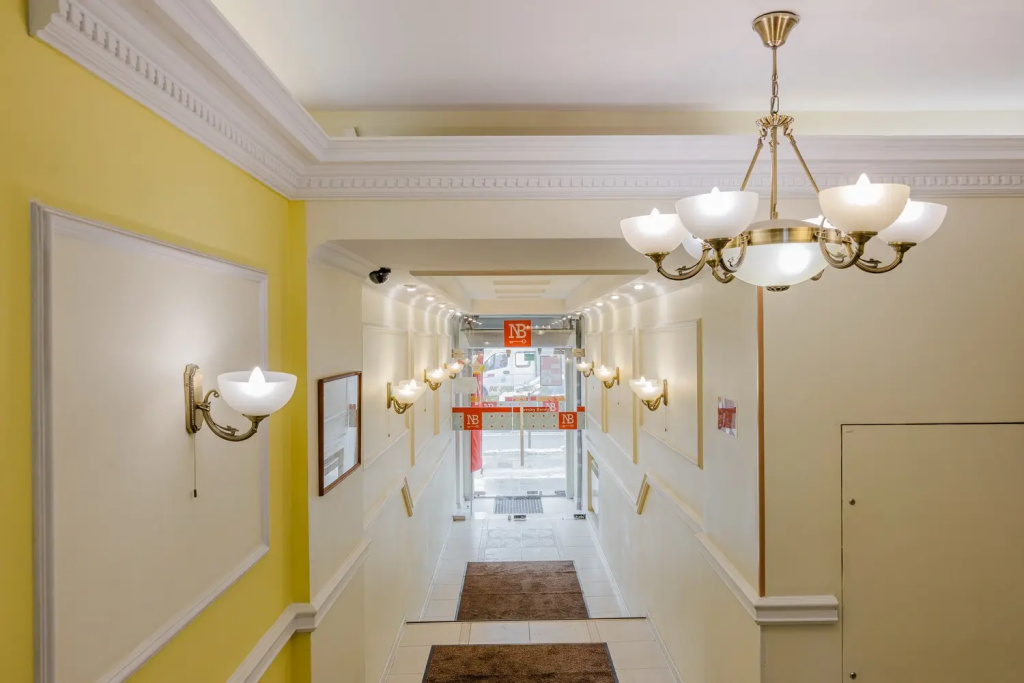 Lobby & Reception