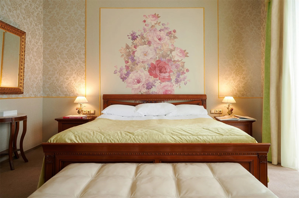 Pekin Hotel Room Type - Golden Garden Double Apartment full double bed