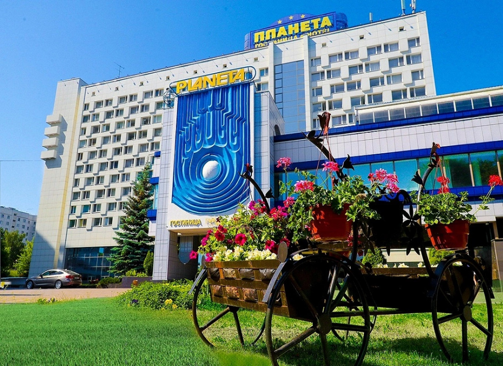 Гостиница Планета — фото